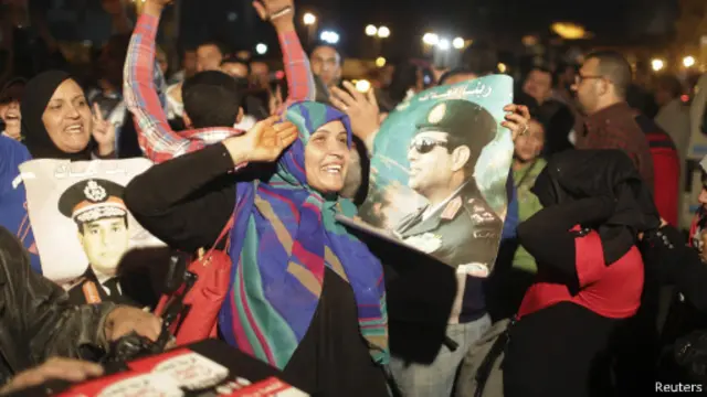 يعتزم مؤيدو السيسي الخروج في فعاليات للاحتفاء بقراره خوض السباق الرئاسي. 