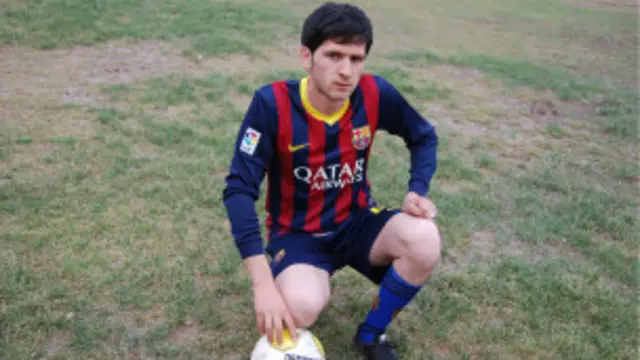 عبدالکریم به فوتبال هم علاقه دارد و عضو یک تیم محلی در هرات است.