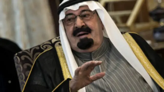 دعا العاهل السعودي الملك عبد الله بن عبد العزيز العالم إلى مواجهة المتطرفين في إشارة إلى تنظيم الدولة الإسلامية.