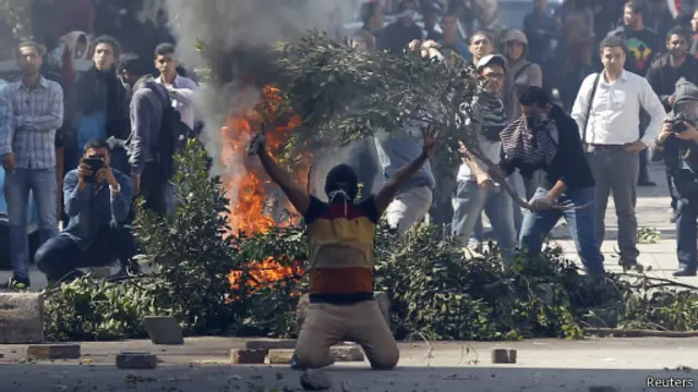 كثيرا ما تشهد مظاهرات أنصار مرسي اشتباكات مع الأمن. 