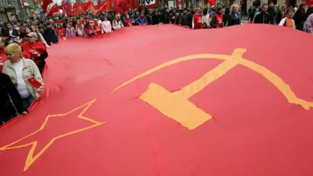 پوتین بعضی از نمادهای شوروی سابق را احیا کرد