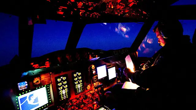 Vuelo de búsqueda de restos del avión de Malaysia Airlines