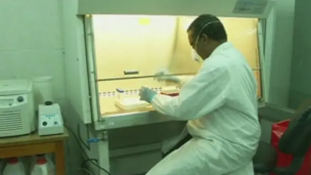  L'offre du vaccin a été confirmée par la ministre fédérale de la Santé, Rona Ambrose.