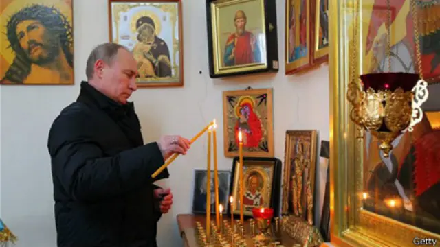 Владимир Путин в церкви
