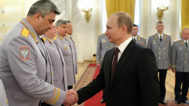 普京在克里姆林宫接见军方领导人(28/03/2014)