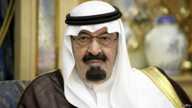 أصبح الملك عبد الله الحاكم الفعلي للسعودية منذ يناير / كانون الثاني عام 1996.