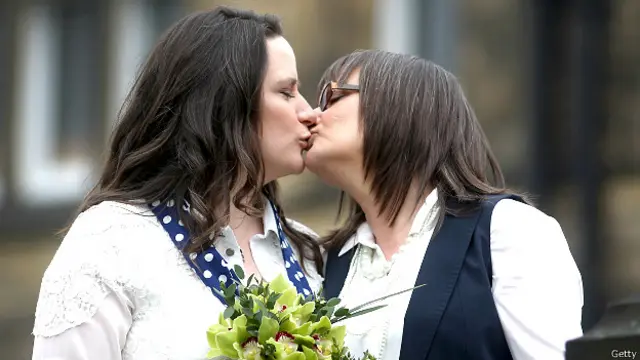 हेलेन बेरेले और टेरेसा मिलवार्ड 