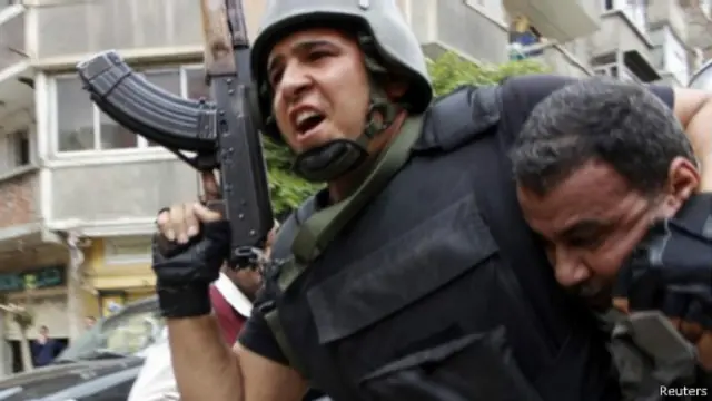 شهدت الإسكندرية اشتباكات متكررة بين قوات الأمن وأنصار مرسي