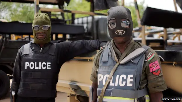 يقع المعتقل قرب مقر اقامة الرئيس غودلاك جوناثان