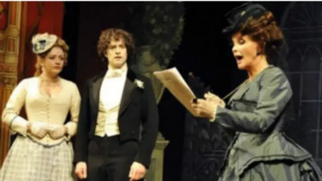 يقول زملاء أومارا إنها كانت ممثلة شديدة الموهبة والحب لعملها