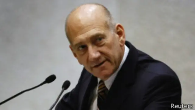 آقای اولمرت که ۶۸ سال دارد پیش از این از بازگشت به صحنه سیاست سخن گفته بود