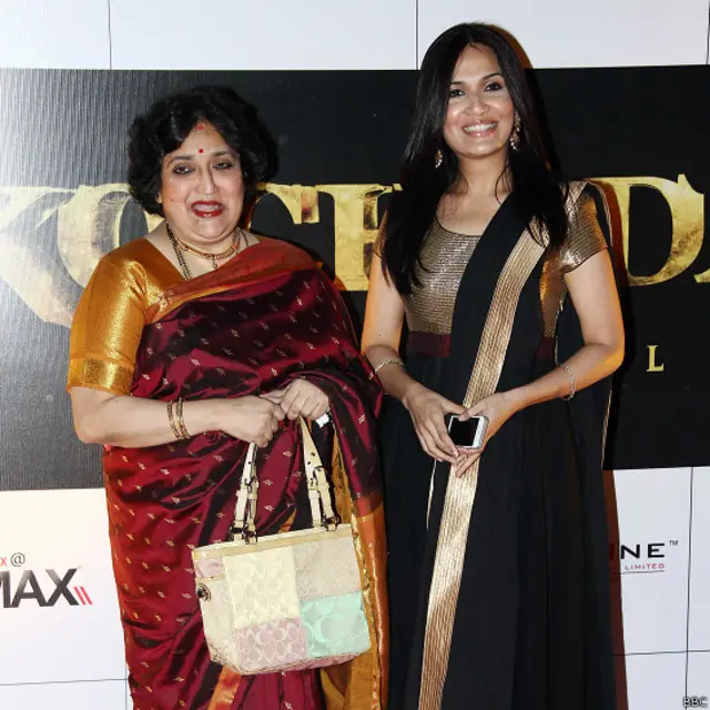 लता रजनीकांत और सौंदर्या रजनीकांत. 