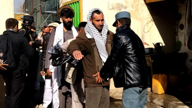 د افغانستان امنيتي ځواکونه په وروستيو ورځو کې ډېر بوخت دي. د ټاکنو امنيت د حکومت په لومړيتوبونو کې ځای لري. 