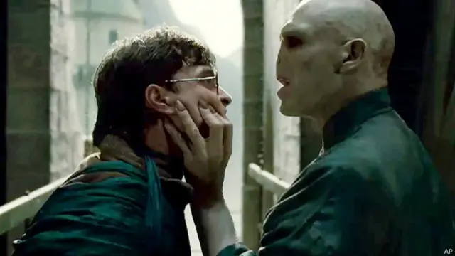 वॉल्डरमॉर्ट के साथ हैरी पॉटर का किरदार