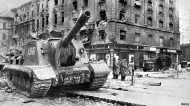 Советская самоходка в Будапеште