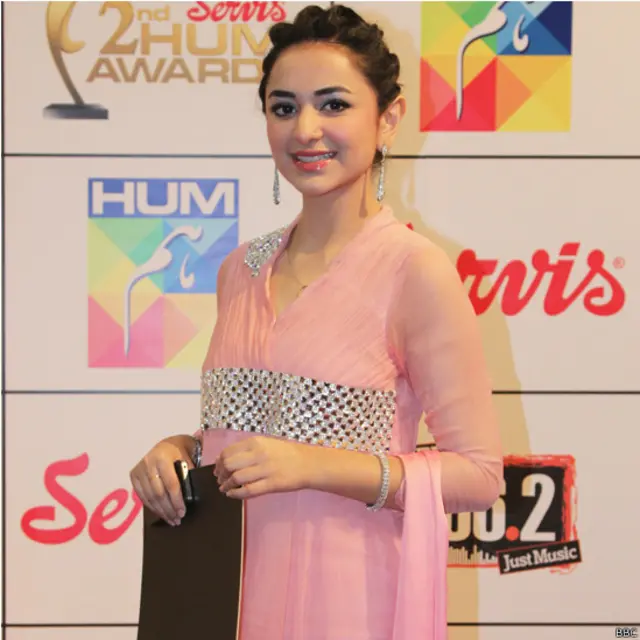 اداکارہ یمنٰی زیدی کا ایک انداز