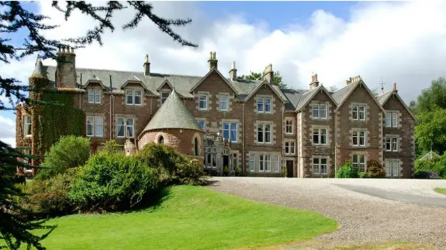 Hotel ini sempat dijadikan rumah peristirahatan, tetapi tutup pada 2012.