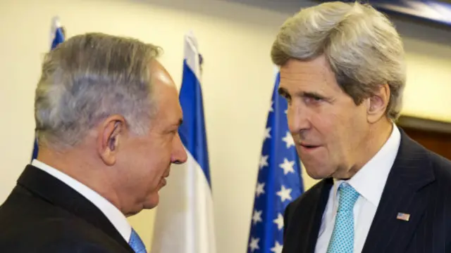 يسعى كيري إلى الإبقاء على محادثات السلام قائمة بين الجانبين.