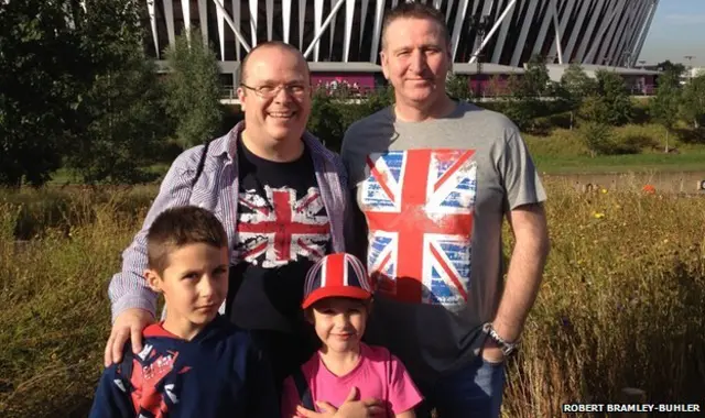 रॉबर्ट बैमले, अपने परिवार के साथ