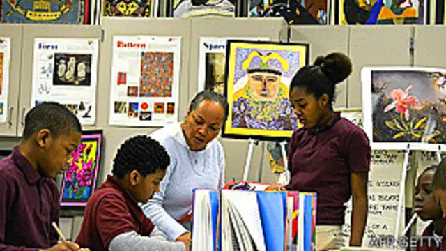 Alumnos de una clase de arte en Estados Unidos