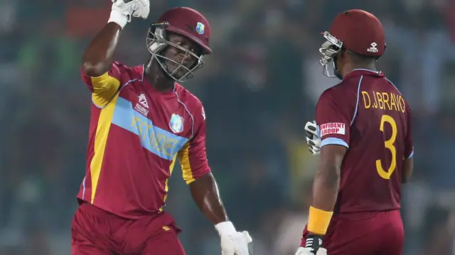 ڈیرن سیمی اور ڈوین براؤ نے پانچ اوروں میں بیاسی رنز ڈالے۔