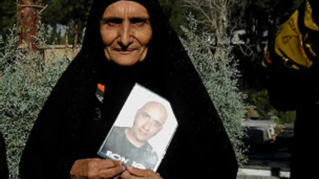 گوهر عشقی از جمله زنان فعالی است که کاترین اشتون، مسئول سیاست خارجی اتحادیه اروپا، با آنها در تهران دیدار کرد