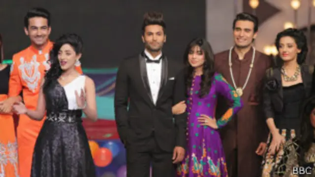 پاکستان میں ’لکس سٹائل‘ ایوارڈذ کے بعد ان ایوارڈز کا سلسلہ گذشتہ سال شروع کیا گیا ہے جسے شو بز سے وابستہ افراد نے بہت سراہا ہے