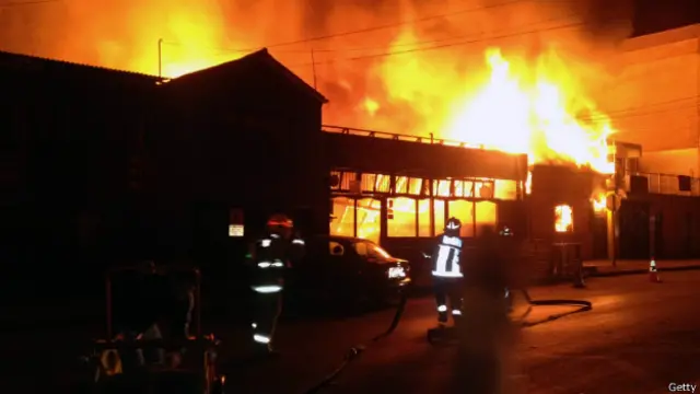 Incêndioapostas na betanorestaurante no Chile (Getty)