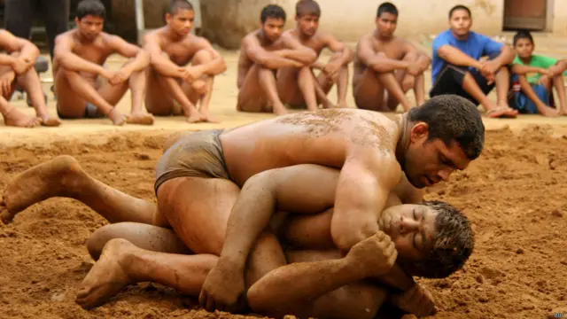 अखाड़े के पहलवानों की ज़िंदगी