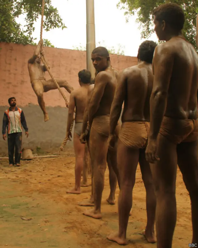 अखाड़े के पहलवानों की ज़िंदगी