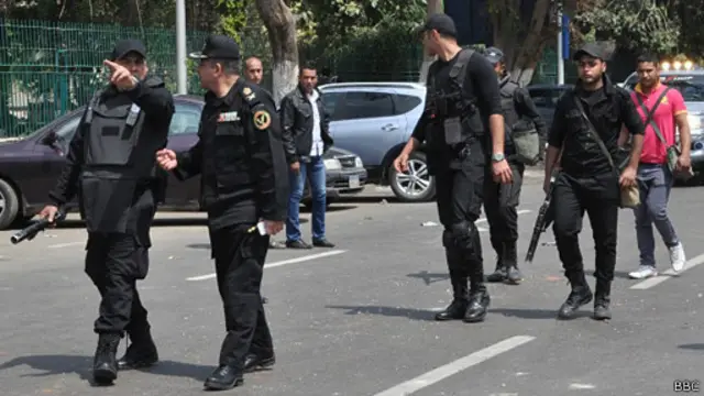 انتشرت قوات الأمن في موقع الحادث