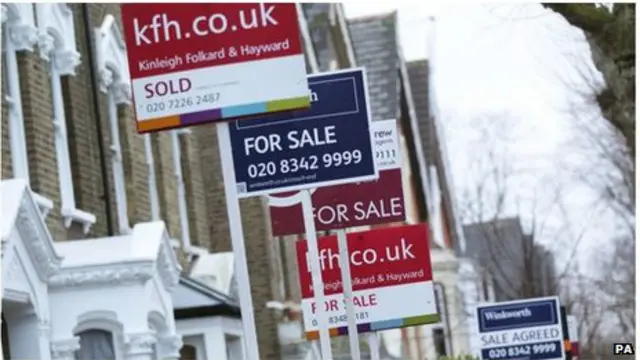 安永的分析稱，大批海外、特別是來自中國大陸和新加坡等亞洲國家的大量買家前來倫敦購房。