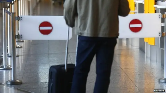 أتاحت لوفتهانزا للركاب المتضررين فرصة السفر على خطوط طيران أخرى أو بالقطار.