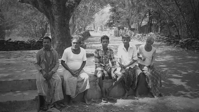 क़तार का आख़िरी, नोटा, बस्तर