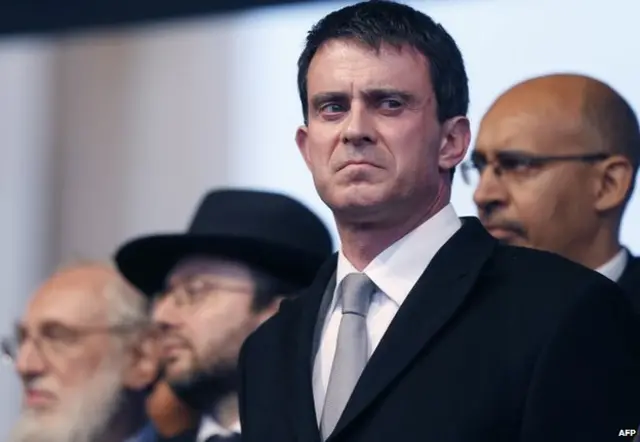 روزنامه فیگارو، آقای والس را به یک گاوباز تشبیه کرده است