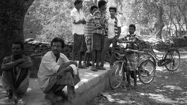 क़तार का आख़िरी, नोटा, बस्तर