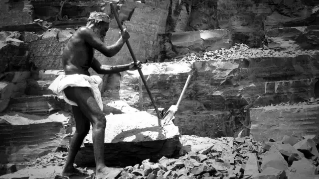 क़तार का आख़िरी, नोटा, बस्तर