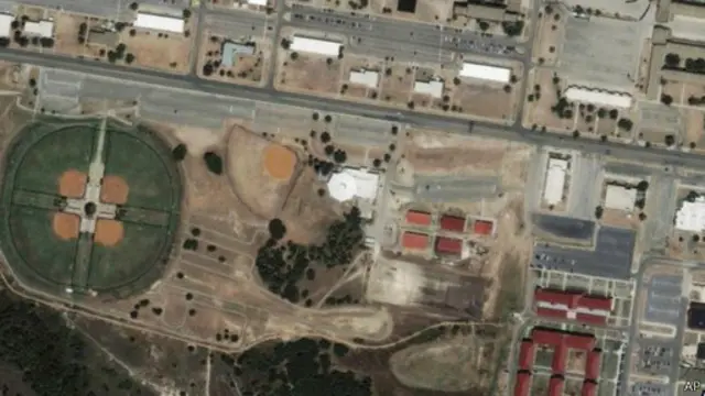 تصویر ماهواره از فورت هود در تگزاس که سال 2009 همزمان با کشتار نظال مالک حسن منتشر شد