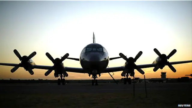 تلاش پر جانے سے قبل ملائیشیا کے وزیر اعظم نے اس کام پر تعین عملے سے پرتھ میں ملاقات کی