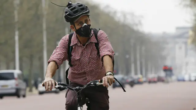 图辑：沙尘雾霾袭英伦