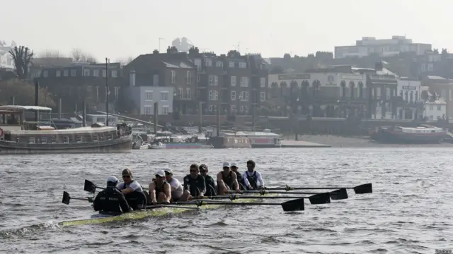 图辑：沙尘雾霾袭英伦