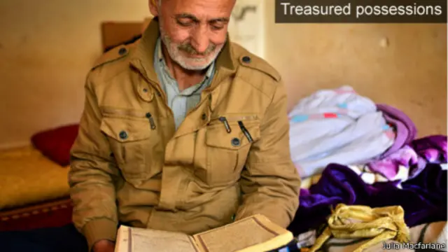 يقول محمد: قيمة إيجار السكن مكلفة جدا وتضيق علي حياتي