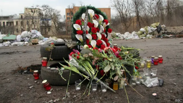 Пам'ятний знак на Інститутській