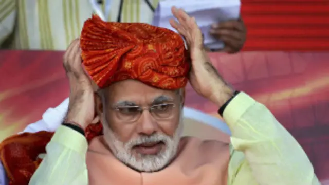 رهبری حزب اصلی مخالف دولت برعهده نارندرا مودی است که به کوتاهی در پیش‌گیری از شورش علیه مسلمانان متهم است