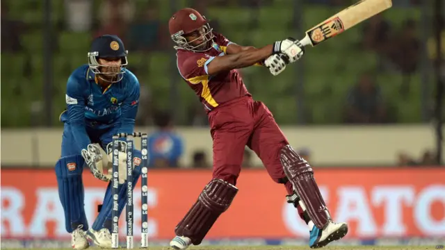 بنگلہ دیش میں جاری ورلڈ ٹی ٹوئنٹی کے پہلے سیمی فائنل میں ویسٹ انڈیز نے 160 رنز کے ہدف کا تعاقب جارحانہ انداز میں شروع کیا اور پہلے ہی اوور میں 17 رنز بنائے۔