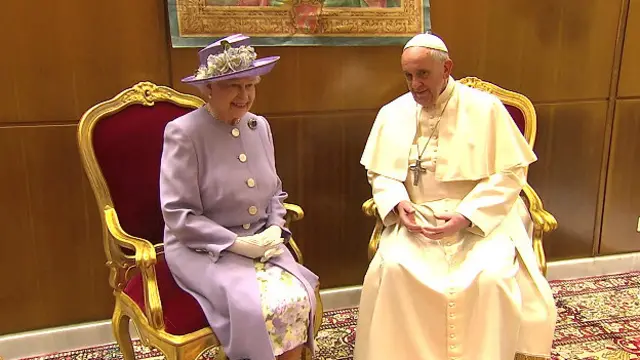 Королева і Папа