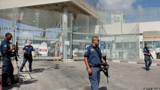 以色列取消释放第四批巴勒斯坦囚犯的计划。