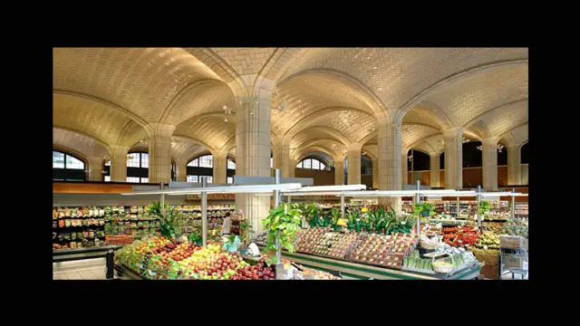 Arcos em tijolo criados pelo arquiteto espanhol Rafael Guastavino entre o fim do século 19 e o início do século 20 podem ser vistos em mais de 250 construções na cidade.