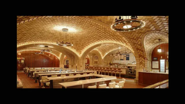 Arcos em tijolo criados pelo arquiteto espanhol Rafael Guastavino entre o fim do século 19 e o início do século 20 podem ser vistos em mais de 250 construções na cidade.