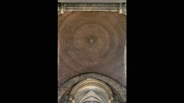 Arcos em tijolo criados pelo arquiteto espanhol Rafael Guastavino entre o fim do século 19 e o início do século 20 podem ser vistos em mais de 250 construções na cidade.